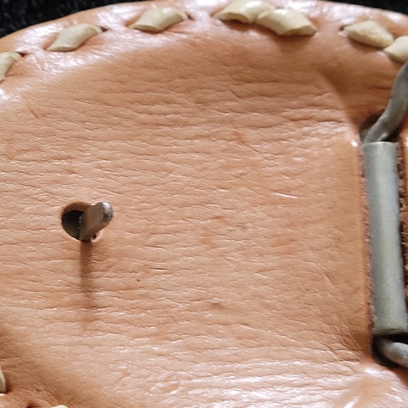 Vintage HAND TOOLED FLORAL BELT BUCKLE - Picture 4 of 6